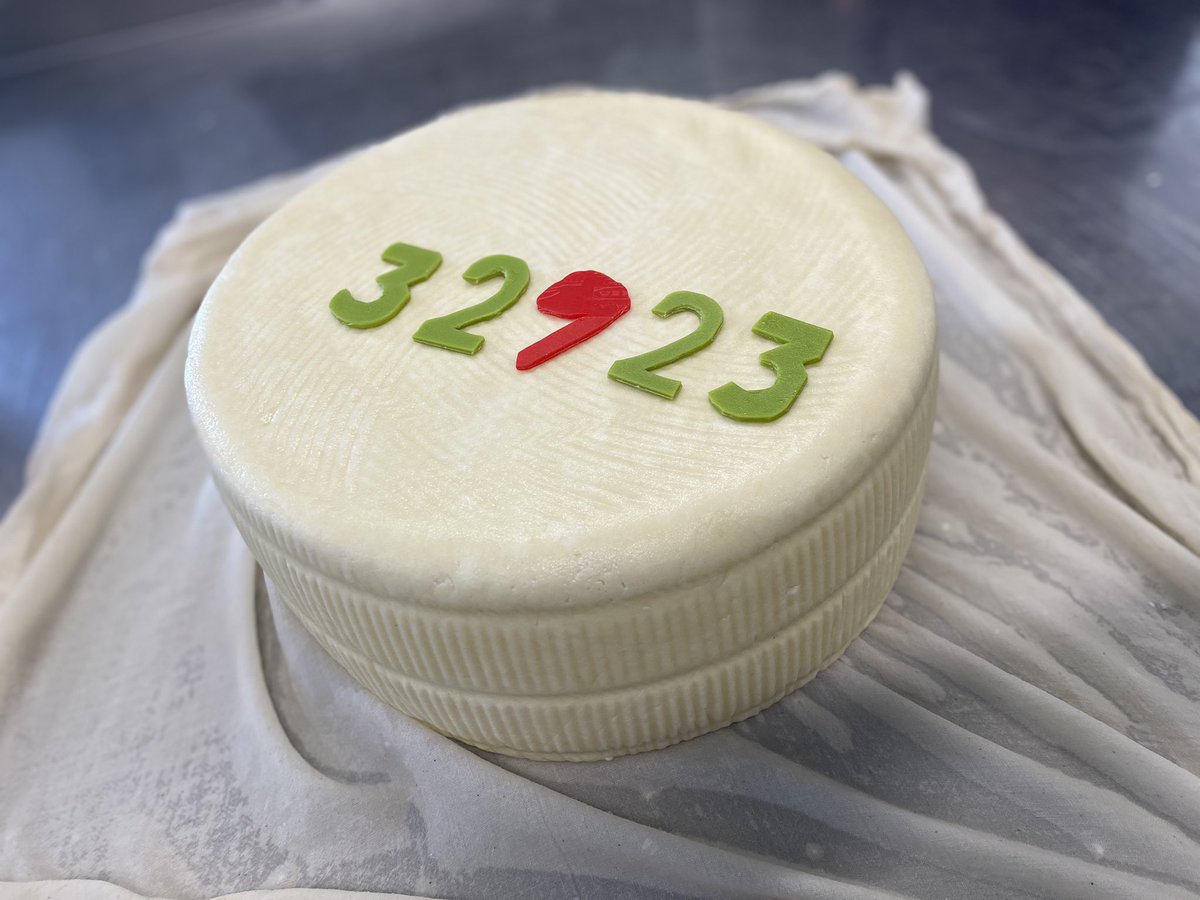 tanzister's tweet photo. Day 6 Cheese School: Asiago #VTCheese https://t.co/ExkGelmPqi