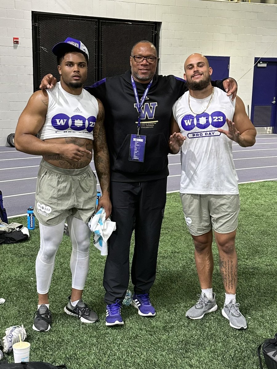 IngeDEFENSE's tweet photo. So proud of these 2. Way to show up and show out!! Family! Go Dawgs!! @_cam38 @KristopherMoll6 @WilliamInge1 Love ya all 💜💜#DawgD #ProDay #LBs  @UW_Football https://t.co/aiSmHD7l9h