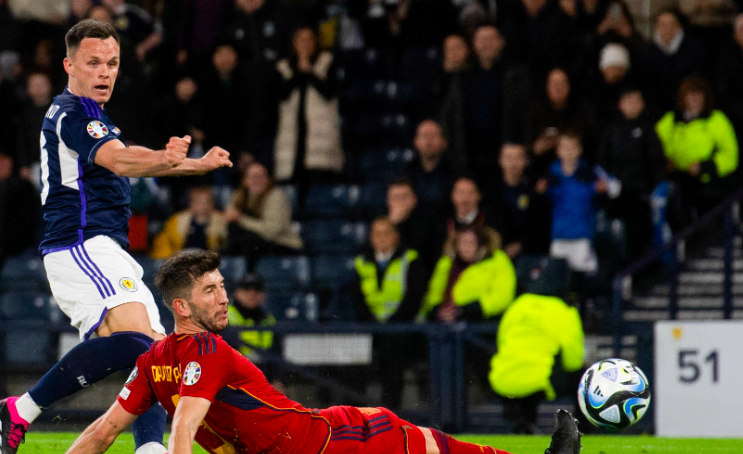 Record_Sport's tweet photo. EXCLUSIVE! Lawrence Shankland left Spain for Scotland SOS as Hearts striker admits he'd do 'anything' for his country | @ScottBurns75 

https://t.co/r1uiwgVzps https://t.co/dCOinb5nr4