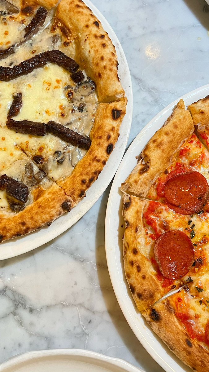 اذا تبي بيتزا لذيذه ونابوليتانا على الأصول رح للهمطعم وجرب عندهم بيتزا الواقيو 😍👌🏻

📍الموقع : 

بايزانو فورنو
056 777 1552
maps.app.goo.gl/hSHtbB5iay2M5s…