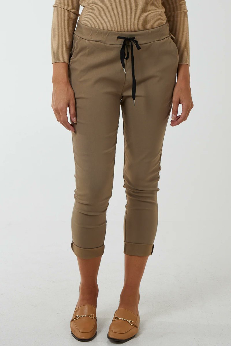 bleszdofficial's tweet photo. Check out these new #BengalineTrousers! They're a perfect way to add some chic style and comfort to any wardrobe. Get ready for the compliments! https://t.co/GHD5mnmN6Y #magictrousers #magicpants #womenspants #womenstrousers https://t.co/m6kALs3DOd