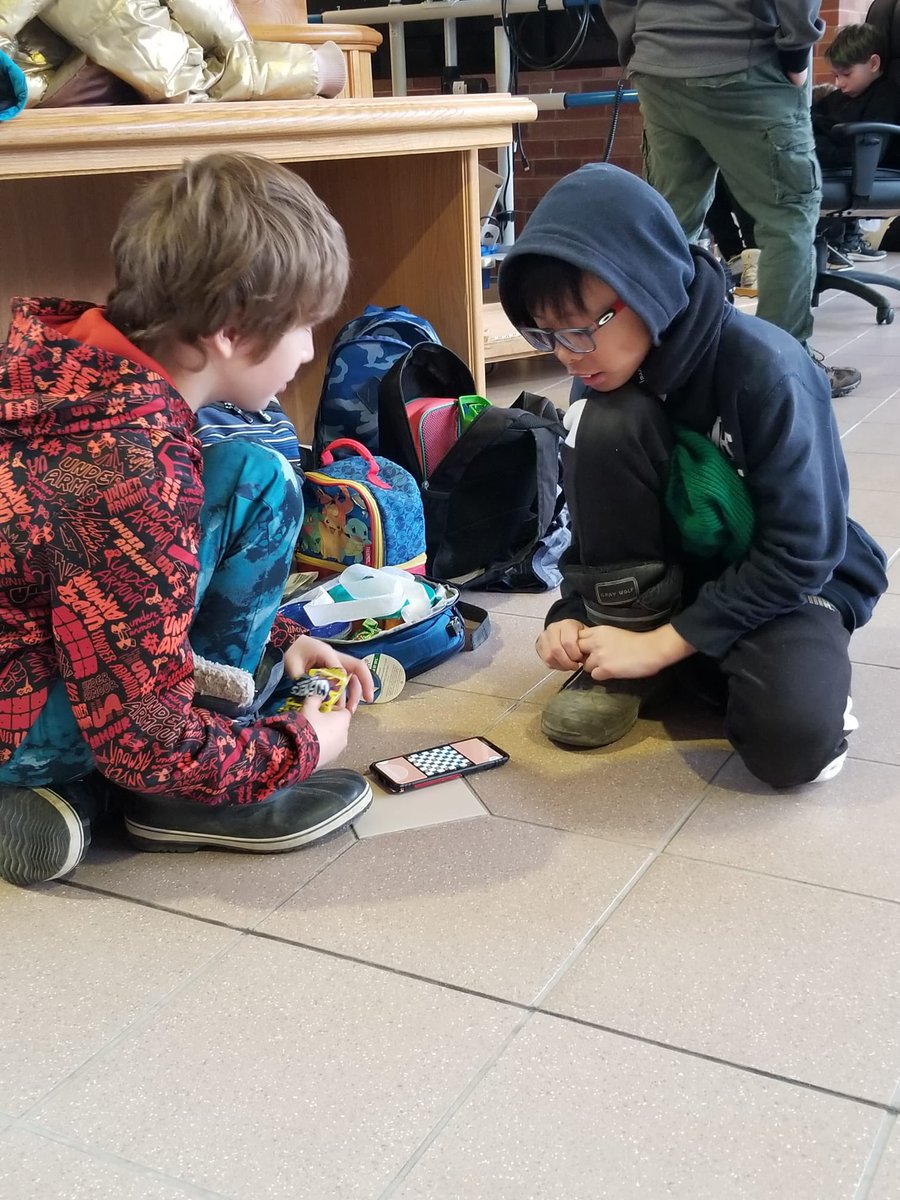MadameMacKay's tweet photo. Some Goodfellow greatness today!! 4 of our students played in the county CHESS tournament! They all played amazing, and one of our gators took home first place for Gr. 5 in all of Simcoe County! So proud of them!!! @GoodfellowPS @SCDSB_Schools https://t.co/EAPl5Yzfhi