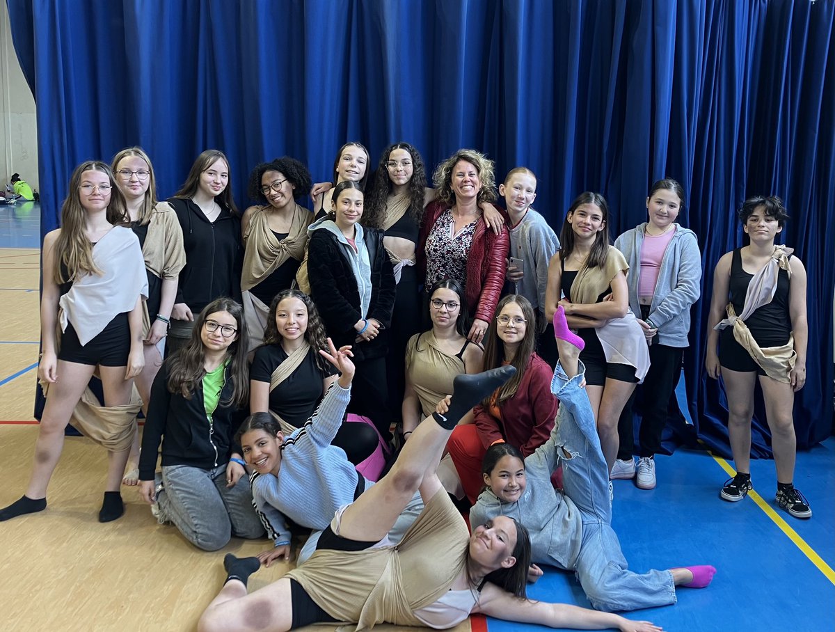 Instants magiques🤩mes danseurs de Genevoix sont champions académiques et du var🥳un beau doublet pour des élèves persévérants, qui interprètent et rendent hommage aux civils pris en otage lors des guerres actuelles. Bravo ! <a href="/Unss_Nice/">Unss Academie Nice</a> <a href="/UnssVar83/">UNSS Var 83</a> <a href="/unsstoulon/">UNSS Toulon</a> <a href="/AcademieNice/">Académie de Nice</a>
