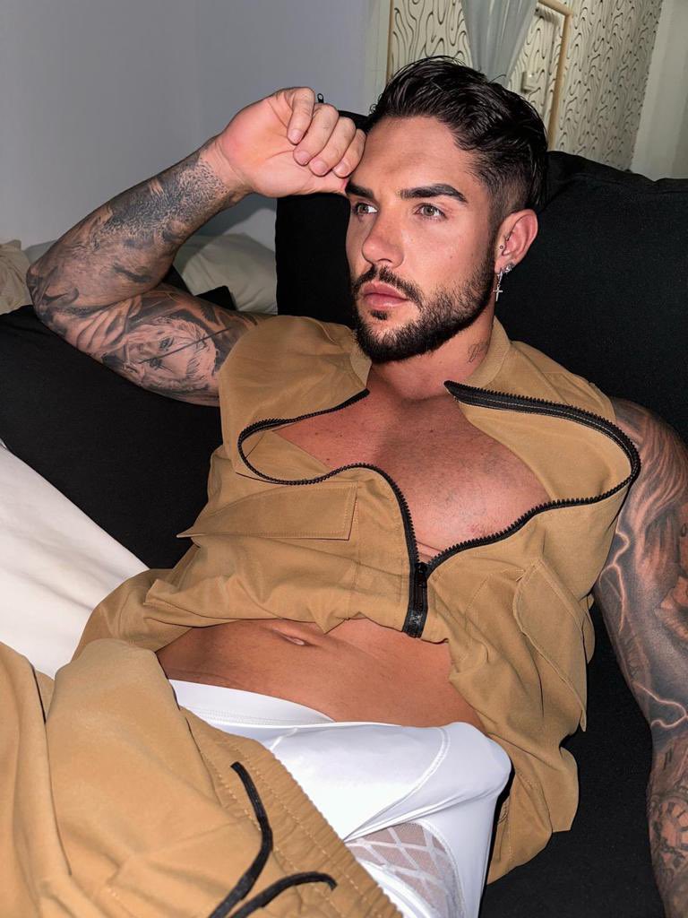 Kevin_boyx в X: „Subscribe to my blue page 🥵 if you come from twitter you  have a free gay xxx video 💦👉 t.co5UWIGo7rTj Rt and Ill send you  a gift t.coSi9kDGUnvu“ 