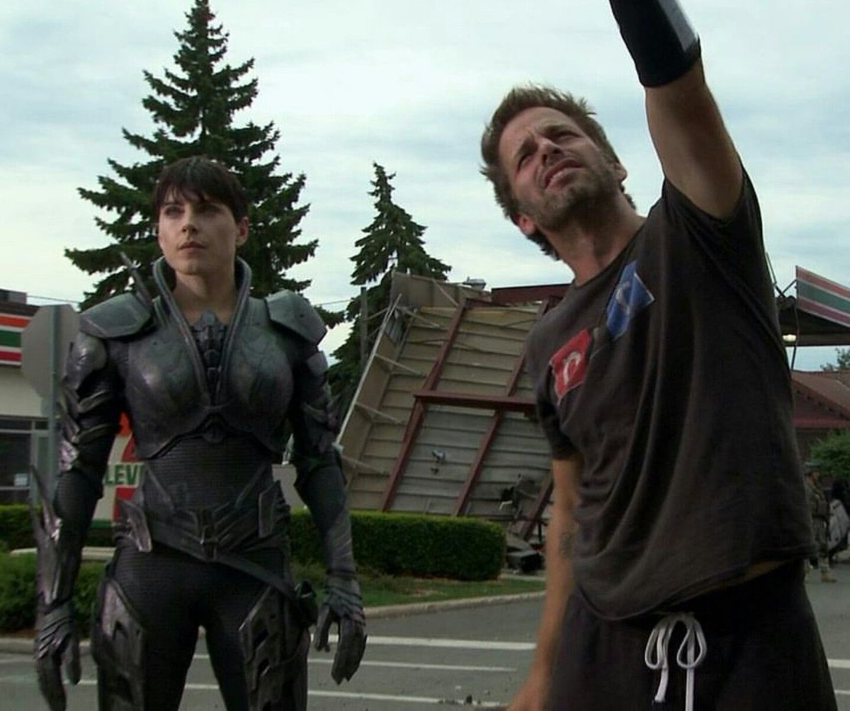 ChicCattLady2's tweet image. Patiently hoping and waiting for Zack Snyder to post a new portrait of Faora on Vero. #FullCircle