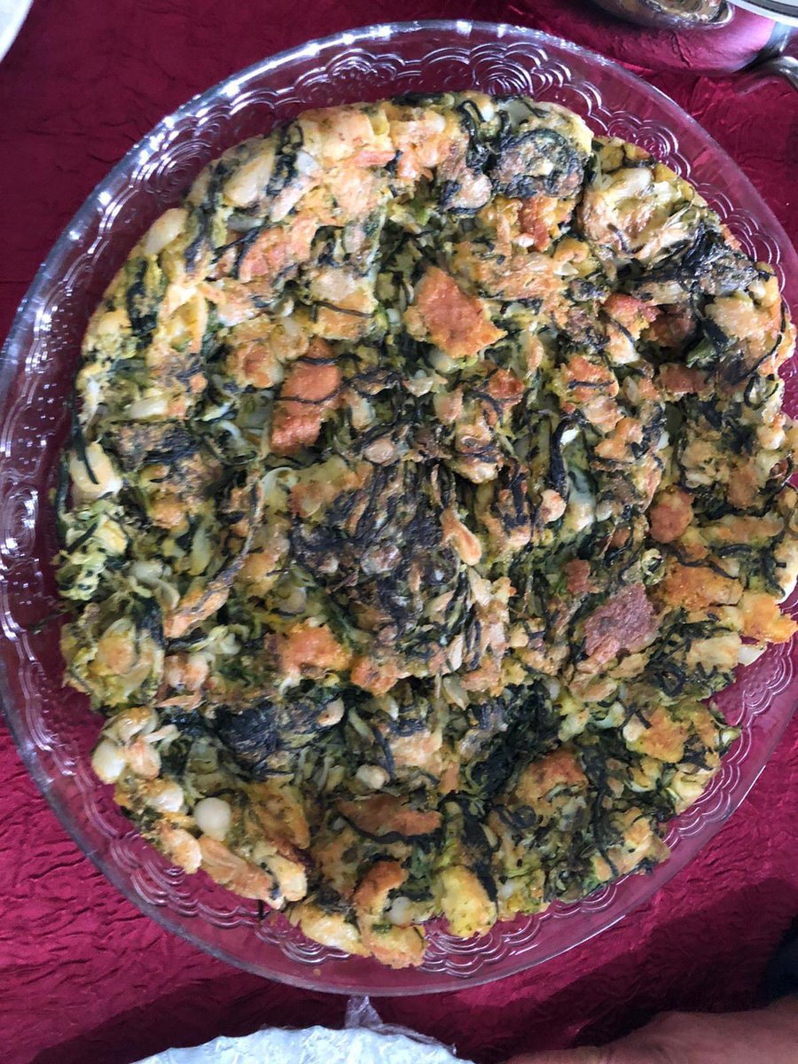 <a href="/vedatmilor/">Vedat Milor</a> Ordu’nun yemek kültürü vegan beslenmeye çok yatkın. Doğada kendiliğinden yetişen birçok ot var yemek olarak tükettiğimiz. Küçücük bir ilçede sizin de dikkatinizi çektiğiniz konuya yönelik bir farkındalık yaratmaya gayret ediyorum. Özellikle kadınlar çok heyecanlı ve istekliler.