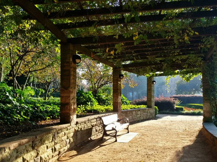 sydneyexpert's tweet photo. Self-Guided Sydney History Walk: spend half a day exploring our most significant sites of yesteryear.  #Sydney  https://t.co/m5nRxDobe9 https://t.co/aQDfvvNnDQ