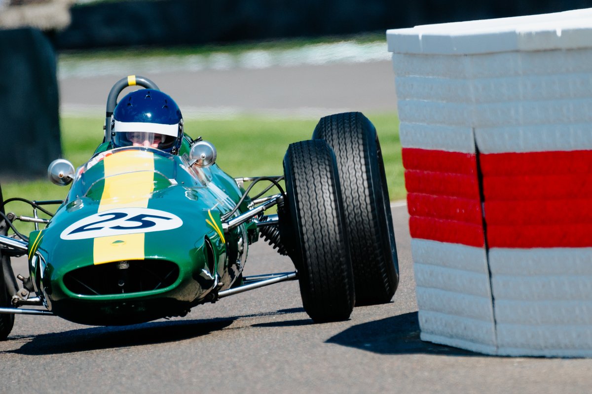 goodwoodrevival's tweet photo. Cutting it fine to the chicane! Would you have the nerves to follow the racing line at Goodwood in a Lotus 25? #GoodwoodRevival #Lotus25 #Lotus https://t.co/ALGXr90AqH