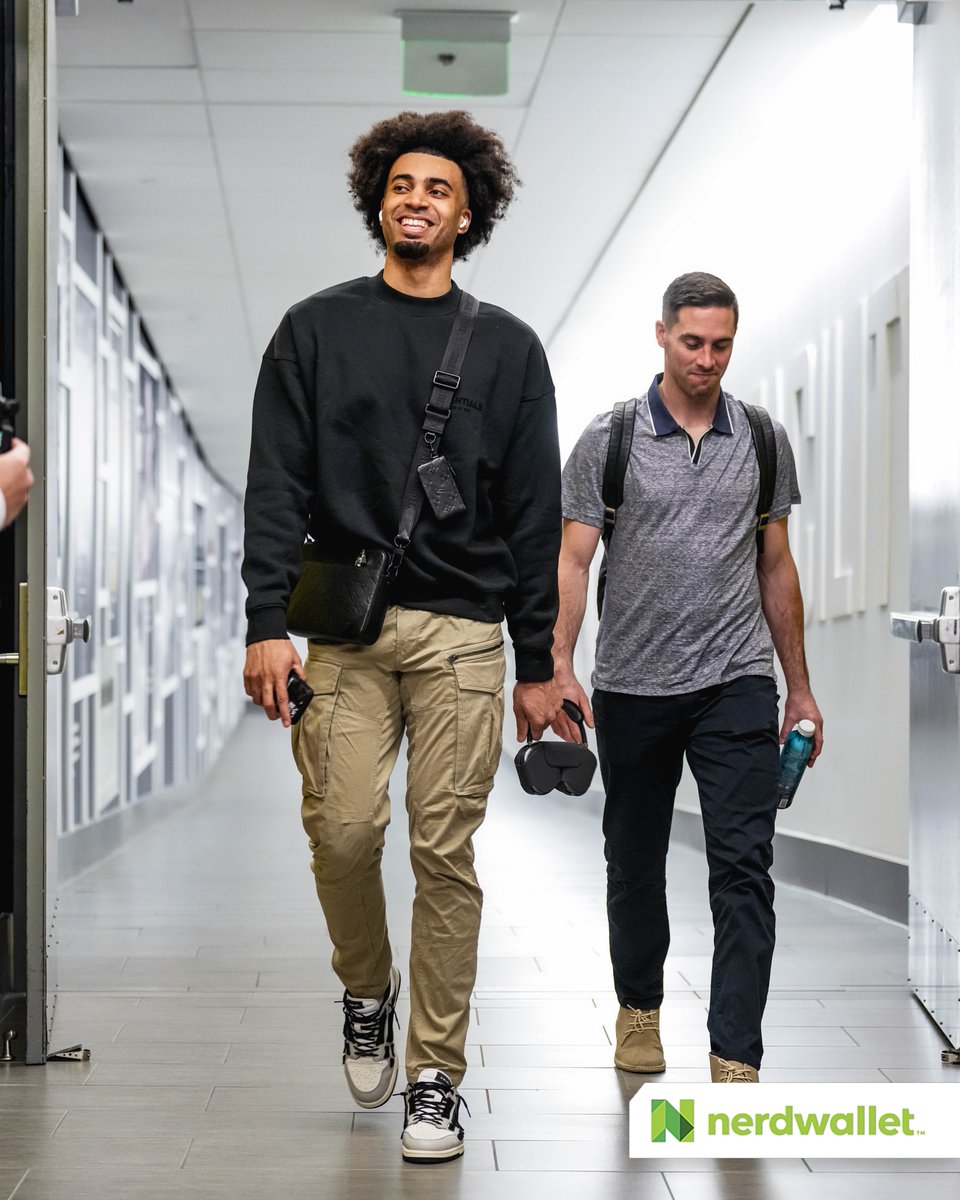 Pacers's tweet photo. buddy system.

#sponsored by @NerdWallet. https://t.co/IsgfBAglpj