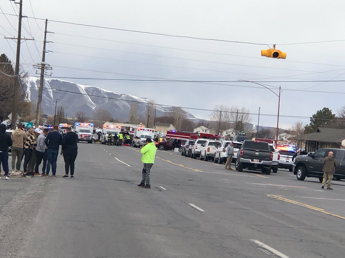 JudithABaker's tweet photo. This morning - my photo- a report of an active shooter UT. I was right there watching it. Even though it turned out to be a hoax, watching mothers sobbing, and flashing lights was heartbreaking. This is my community family.  Hours later I feel it. This hoax disrupted thousands. https://t.co/eytM2W3pDv