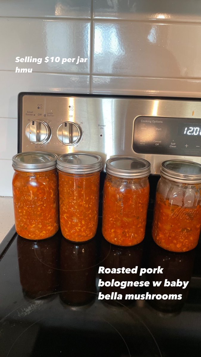 _Dadduy's tweet photo. Gonna start selling some homemade sauces
Simply cook pasta, heat up sauce, toss it together. 
All the flavor is already there and gets better in fridge 
This week I have a rich bolognese with chunks of mushrooms. Changing sauce every week. $10 per jar makes ~6 portions or more https://t.co/Uk2V0v1xLC