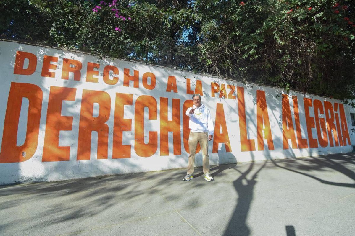 MarcoGamaSLP's tweet photo. Siempre con una sonrisa se trabaja para recuperar tu derecho a la justicia y paz. 🕊️⚖️ 

En el #MovimientoDeLaAlegría construimos un mejor futuro para ti y tu familia, para San Luis Potosí y todo 🇲🇽

#MovimientoDeLaAlegría 🧡 #ElFuturoEsNaranja 🍊 https://t.co/lxsFUiogv8
