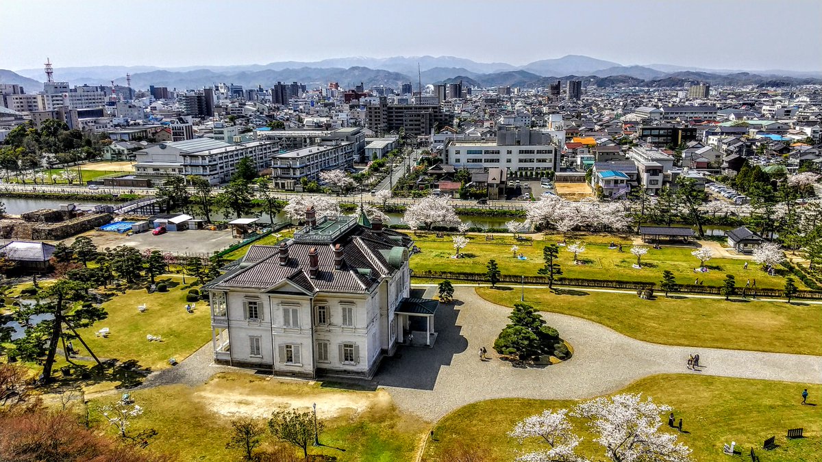 kurousagiX1's tweet photo. ●久松山付近の桜は満開です。3/29日 2023
…#鳥取 #風景 #春 #桜 https://t.co/olsVfZ0qwz