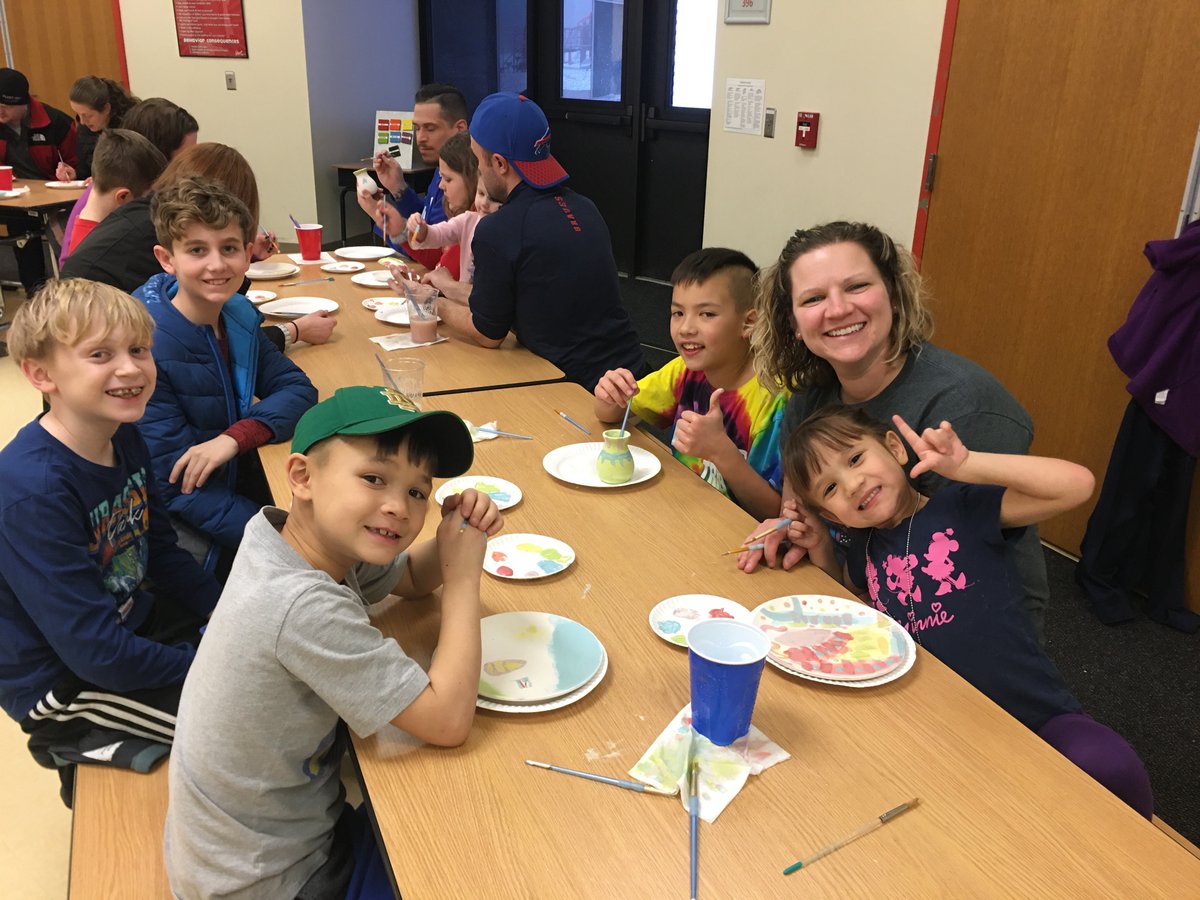 nwspecialareas's tweet photo. Thank you SPLATTERS and NW VEPTO for an AMAZING evening of Painting Pottery Together! 
It was great to see ALL THE SMILES as we celebrated the CREATIVITY of our NW COMMUNITY! https://t.co/QeehsAXvO9