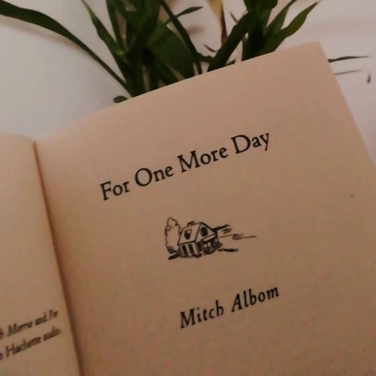 Bibli0phileTalk's tweet photo. Happy Thursday bookworms! Take some time today to get lost in a good book and let your imagination run wild 📚🌟
#ThursdayThoughts #BookLovers #BookAddict
📚❤️
About to finish #foronemoreday by @MitchAlbom https://t.co/Qu67VJWoEA