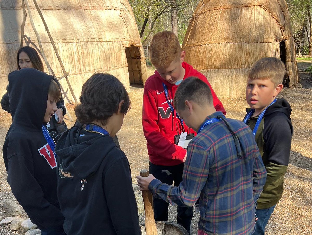 VCSCrusaders's tweet photo. Great first full day for our fifth graders, who spent time in Colonial Williamsburg and the Jamestown Settlement in Virginia! So amazing seeing the past come alive as our students step right into their history books.
_____
#VCSFamily #CRUNITED #VCSElementary #VCStoDC2023 https://t.co/FgmVZ7h3Uv
