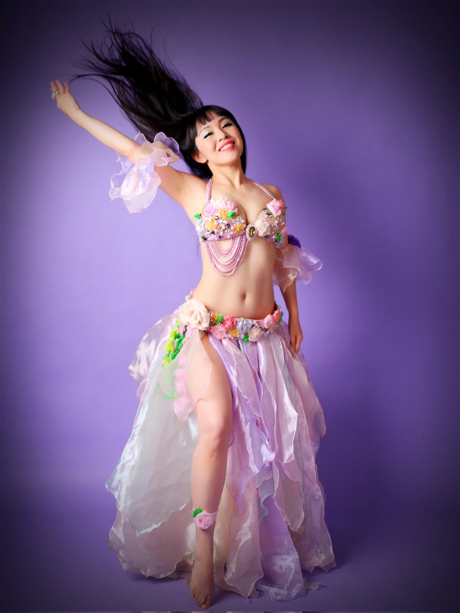 🌸🌸🌸

#ベリーダンス
#bellydance
#ベリーダンス衣装
#bellydancecostume
#春衣装
#サルワ
#豊田市

Instagram🌸salwa.toyota