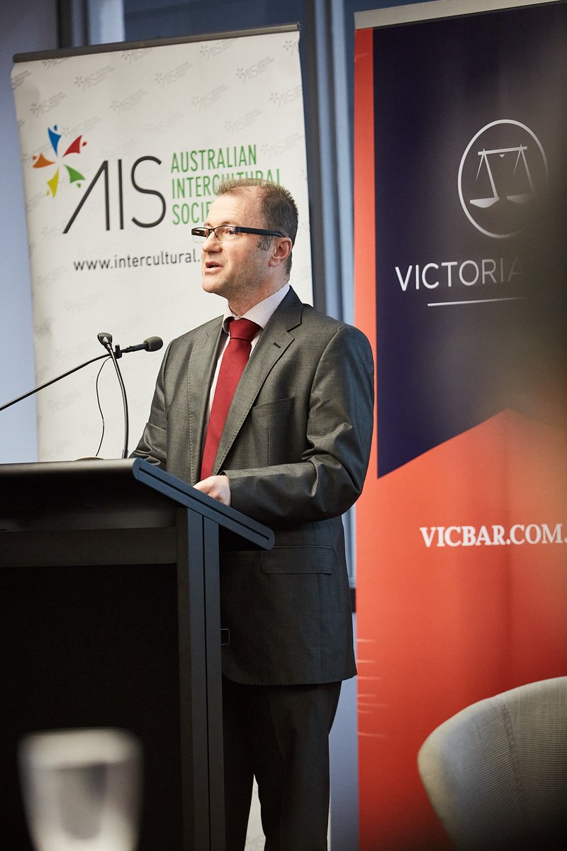 AusIntSociety's tweet image. Great convo between @YusurAlAzzawi &amp;amp; @mtchowdhury about his book &quot;Border Crossings&quot; @ the 4th @VictorianBar #Iftar #dinner 

For more photos =&amp;gt; bit.ly/3M7NgpX

#RamadanVibes #Ramadan