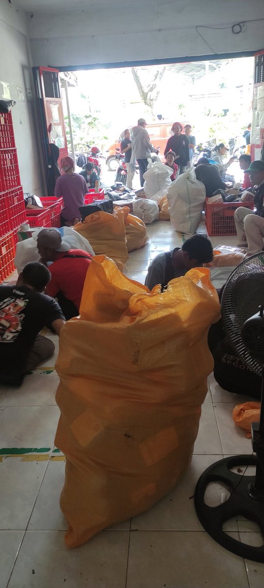 utomoteguhh's tweet photo. rit ke 1 blm jalan wayah gini apa kabar rit ke 2😞 https://t.co/oS0DpgWgSs