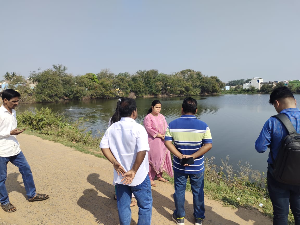 ZP_NABARANGPUR's tweet photo. on 29.03.2023 CDO-cum-EO Zilla Parishad Parishad, Nabarangpur visited Ward 17 of Nabarangpur Municipality to assess the requirement of road, drains and water body development.
@DMnabarangpur @HUDDeptOdisha @MoSarkar5T https://t.co/2A7tFt6EqW