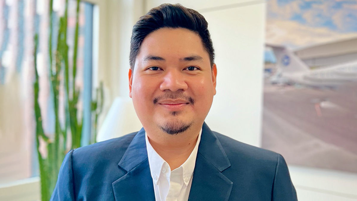 TravelWeeklyWeb's tweet photo. Arsenio Cabanilla Jr. hired as regional VP for Southeast Asia to assist travel agents with ticketing solutions and increase sales.
#tourism #travel #HahnAir #ArsenioCabanillaJr #regionalVP #ticketingsolutions #increasesales #growingrevenue
https://t.co/28htdqaDC3 https://t.co/bHNzgtaczI