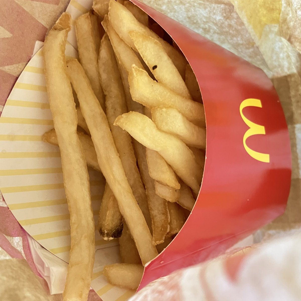 常連様からマックのポテトを頂きました🍟
今日は常連さまがお話しに多くいらっしゃってます（笑）

雑談大歓迎です😂

#マックのポテト

#リユースマイル #東久留米 #滝山商店会 #買取店 #東京 #埼玉 #出張買取 #リサイクルショップ #断捨離 #遺品整理  #不用品整理