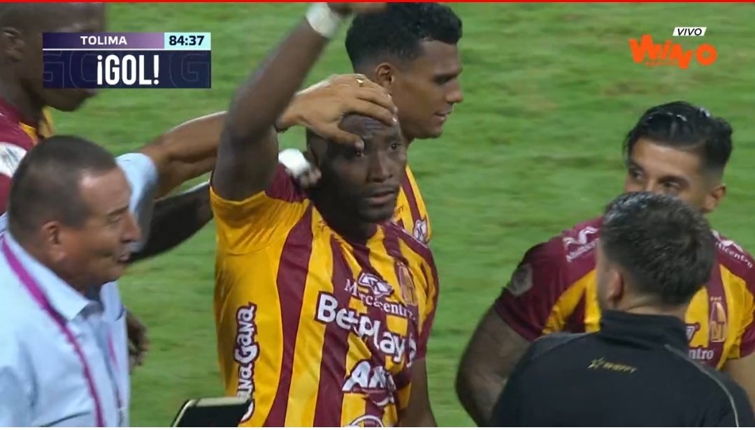 juan37v's tweet photo. @cdtolima @Diegoherazo10 GRACIAS TANQUE. DIOS LO BENDIGA Y MUCHOS GOLES VENDRAN. VAMOS TOLIMA!!!! https://t.co/LPmsPLBhVQ