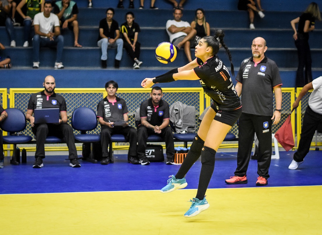 Prefeitura Taubaté  VÔLEI TAUBATÉ VENCE O VINHEDO NO TIE BREAK E CONQUISTA  O BRONZE NA SUPERLIGA B