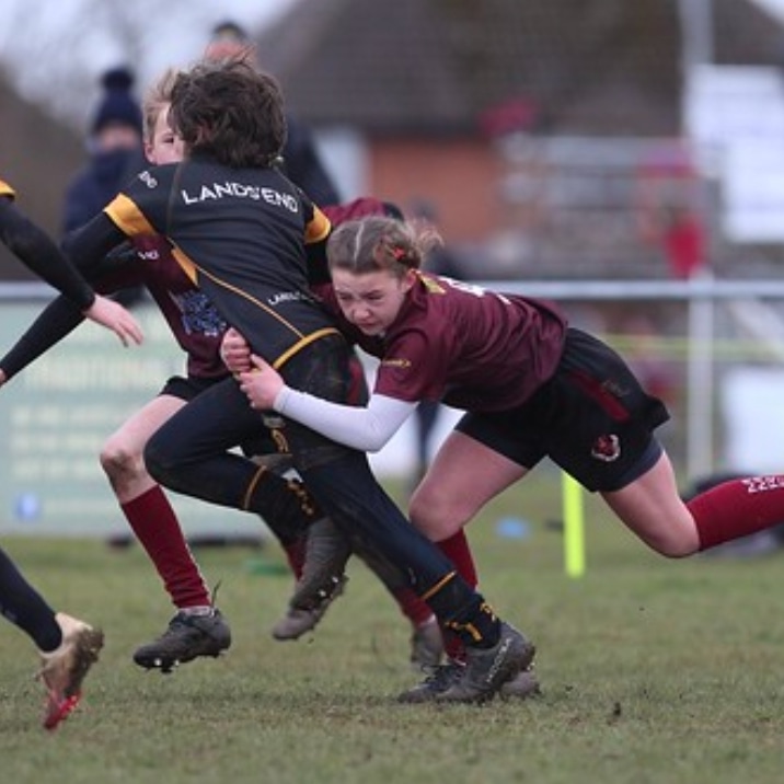 Just my baby girl doing her thing 😍

Great shot <a href="/PhotoPhil8/">The Sports Dad</a> - thank you so much (got her eventually!!)
#Rugby #thisgirlcan #grassrootsrugby #strongwomen #proudmum #rugbymum #leicsrfu #futureredrose #strength #rugbytackle