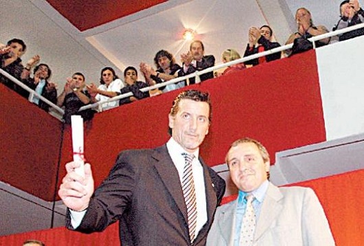 CirculoSocioCAI's tweet photo. Un pase de facturas de #Comparada su gente que esta en #Independinete y abogados #Sciaccaluga y Cia. Como los moyanos le hicieron pagar varios millones de U$D donde comparada era el garante, hoy llego la venganza de Compi atreves de su gente en la C.D. de #Doman. #Rojo #TodoRojo https://t.co/ldSMtVY7Hf