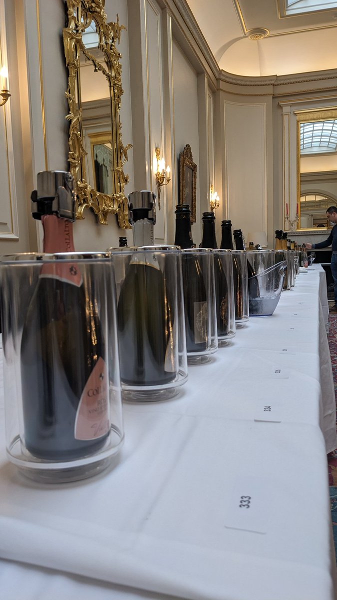 mjrsomm's tweet photo. Long and busy but also very happy day in London @ThormanHunt 

Lots of fab juices in there. Just couple highlights:
- complex, mouthwatering Col Fondo Collalto Sui Lieviti. Funky but within limits.
- racy &amp; spicy Sorg Gewürztraminer GC Pfersigberg with an amazing spine of acidity https://t.co/CY2tV1NpF1