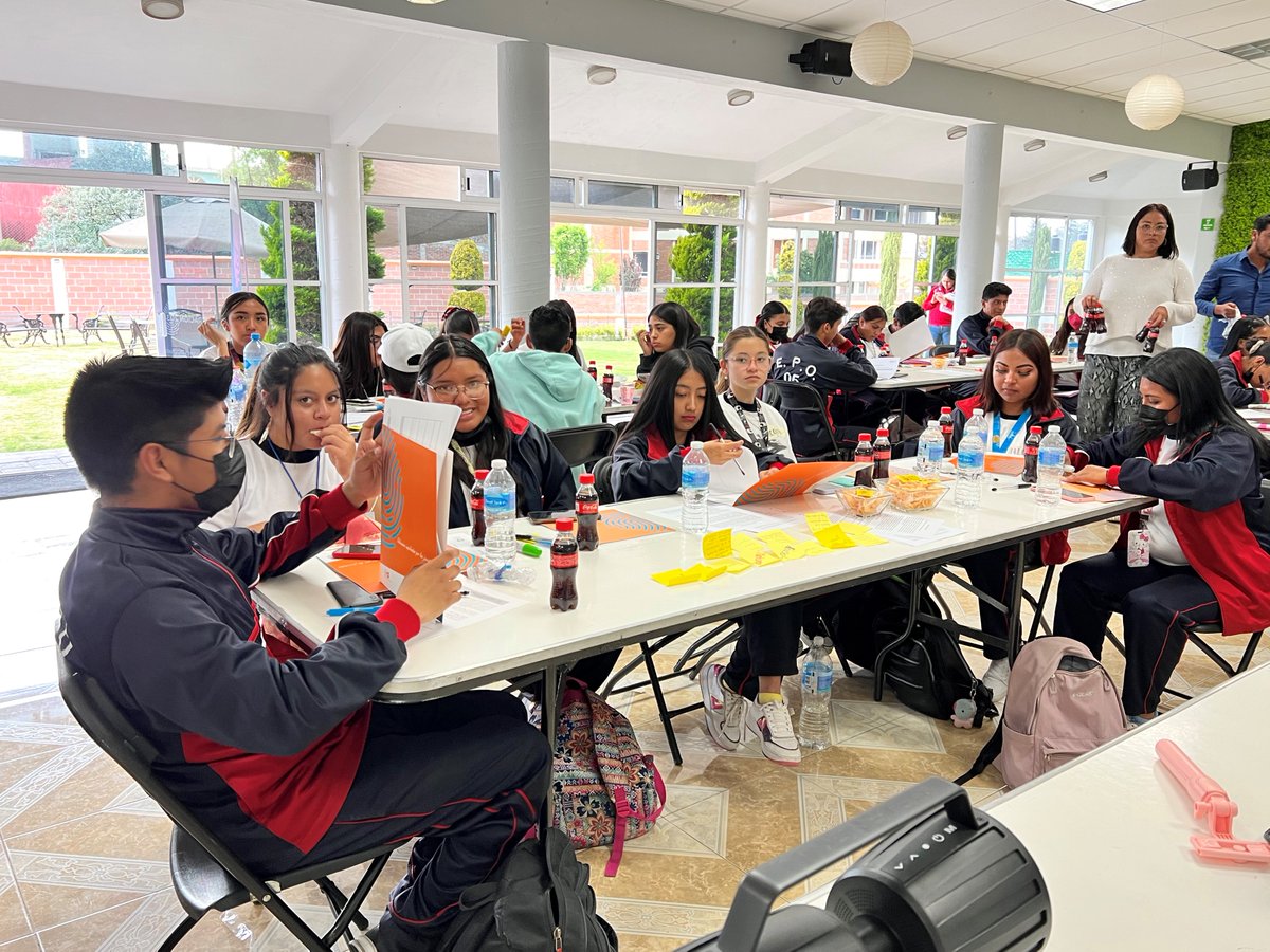UNFPAMexico's tweet photo. 📢¡Jóvenes trabajando para mejorar su comunidad!
🔥Ya arrancó #PoliLab #Generación2030 en #Almoloya #Edomex.
Se trata de un espacio de formación e incidencia, donde 70 jóvenes desarrollan propuestas de políticas públicas para impactar directamente en su realidad.✅ https://t.co/vnkmhEflfZ