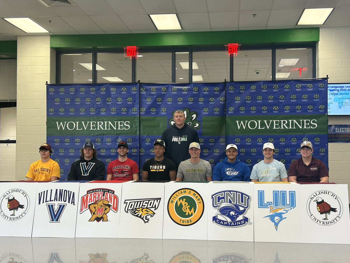 barlow_coach's tweet photo. Congratulations seniors, @alec__hughes @CMcCullers30 @BoringJaden @_Logan_Balaban @JoeyGroff4 @fuchs_brayden @CammarotaTony @cj_schaeffer https://t.co/NLFgWkUjn7