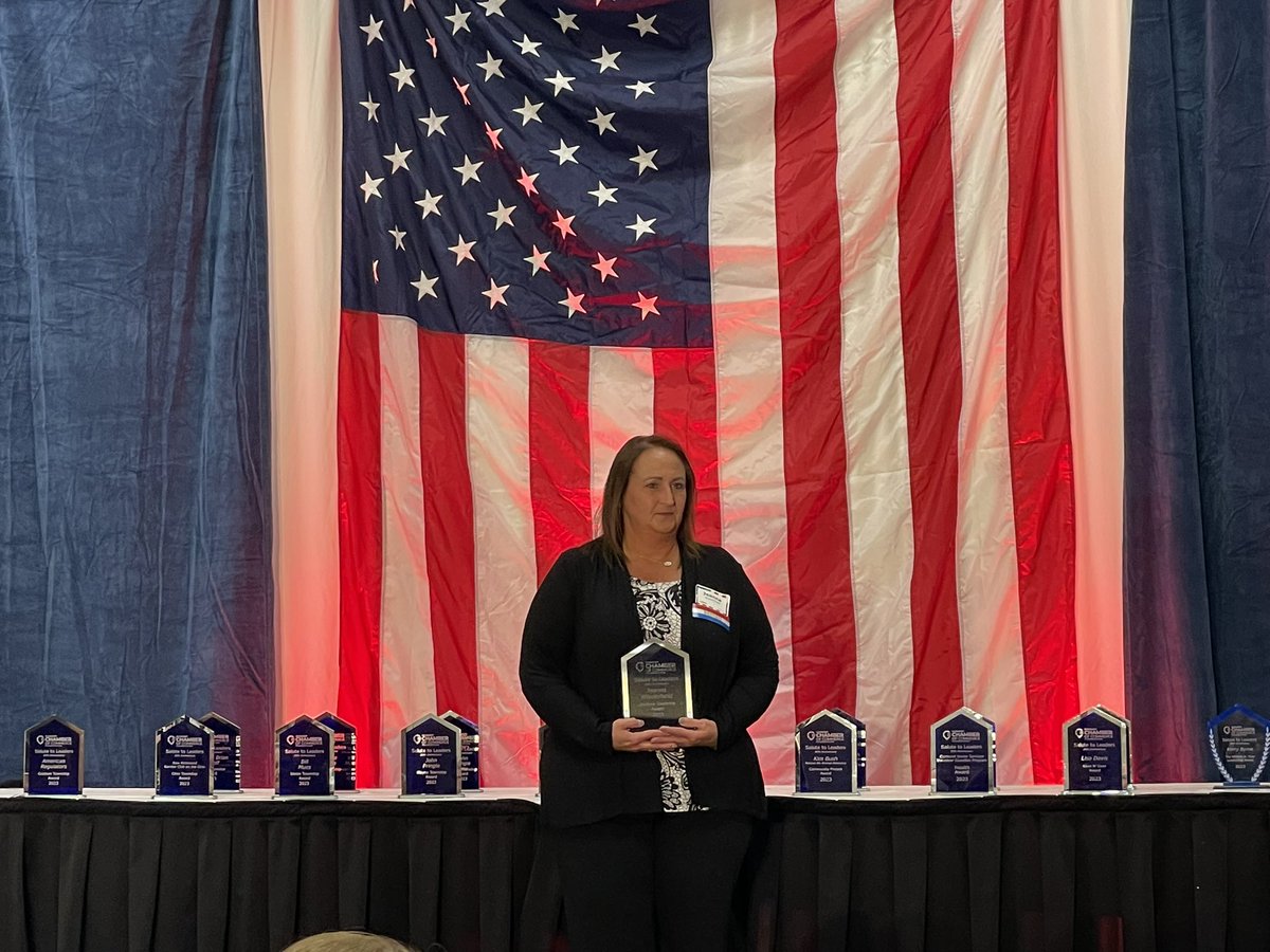 blsd_super's tweet photo. Congratulations to our own Jeanna Wiederhold for receiving the Batavia Township Community Award at the Clermont County Salute To Leaders celebration! @BataviaSports @batavia_hs @BataviaBMS @batavia_elem https://t.co/nHt9muppKB