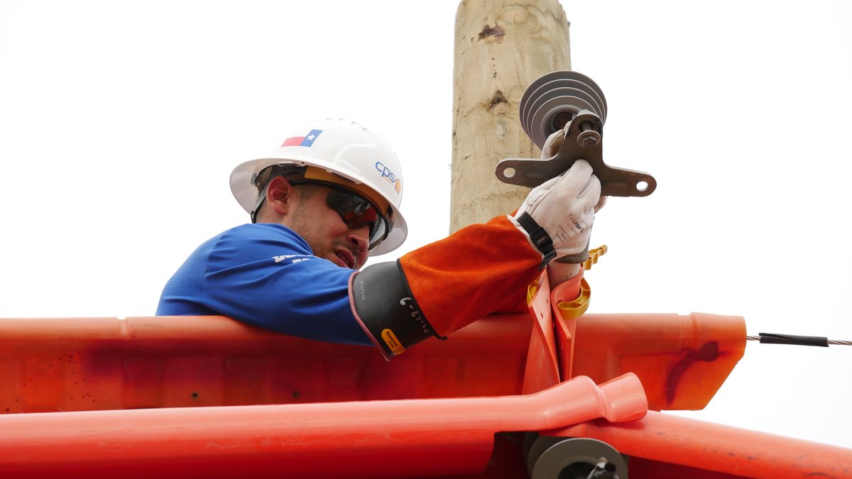 cpsenergy's tweet photo. Practice makes perfect! 💪

Our @publicpowerorg (APPA) Lineworkers Rodeo teams have been training hard for this weekend's big show.

RT to show them your support! 🙌 https://t.co/HFGXUWWaKl