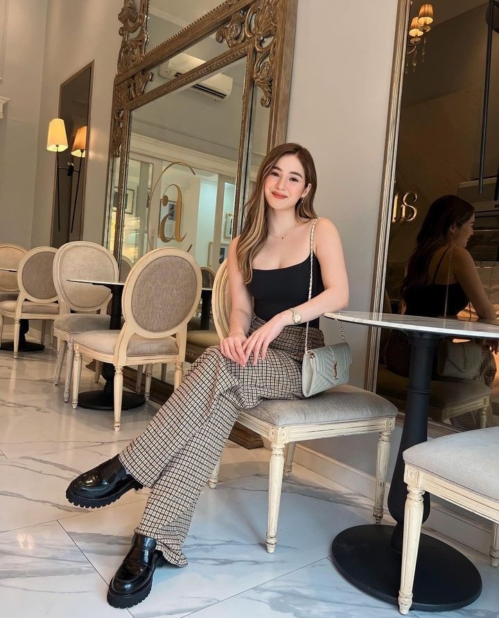TeamBarbieBCL's tweet photo. Confidence starts with you. Stay hydrated, everyone! 🖤🤍 https://t.co/IZCjyNh2gd
