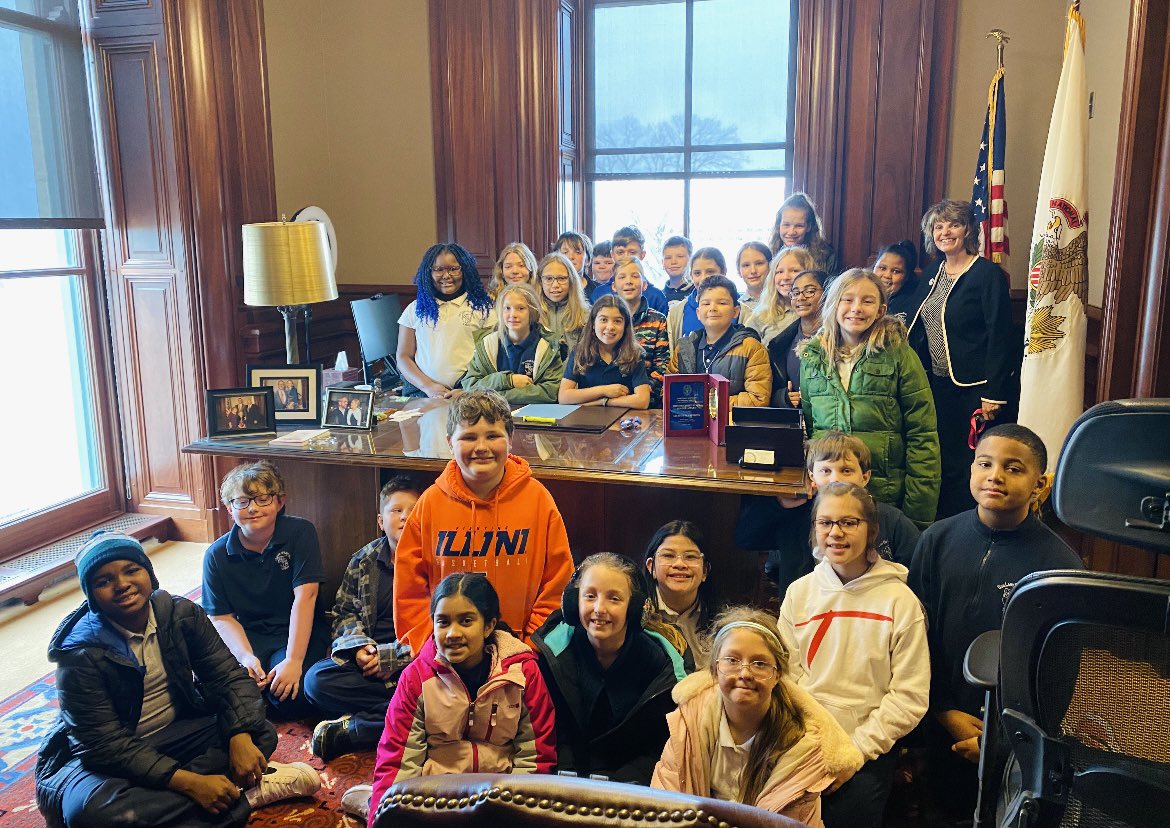 Welcome to the Capitol! Students from Decatur!