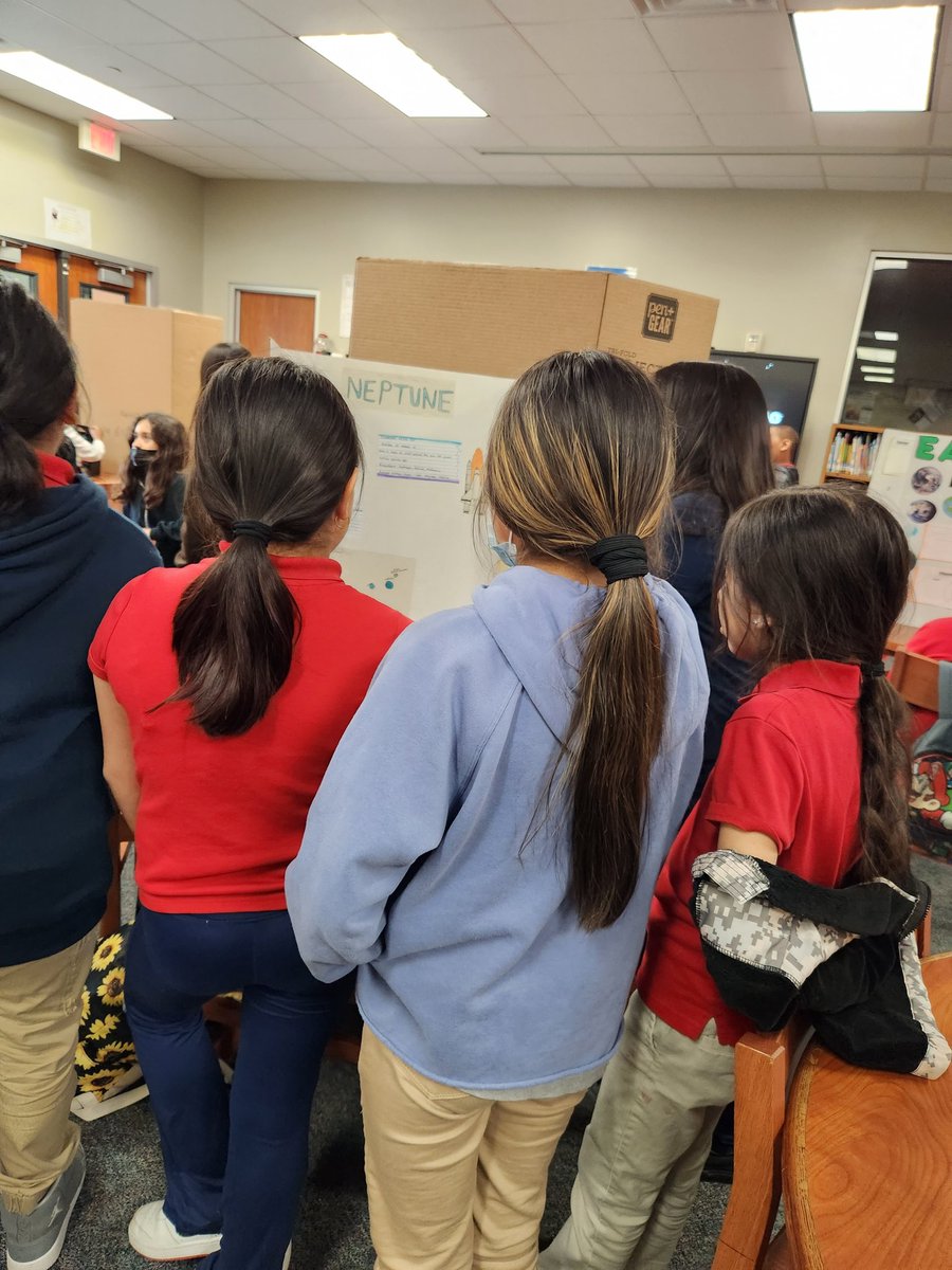 Anlyacosta's tweet photo. Great job, Ms. Bowman and the GT students. Love the projects created for Gifted and Talented Expo. @msbowman7 @Almeda_Elem @Ian_Olmstead @deandra_waters https://t.co/VsAWxrnaSu