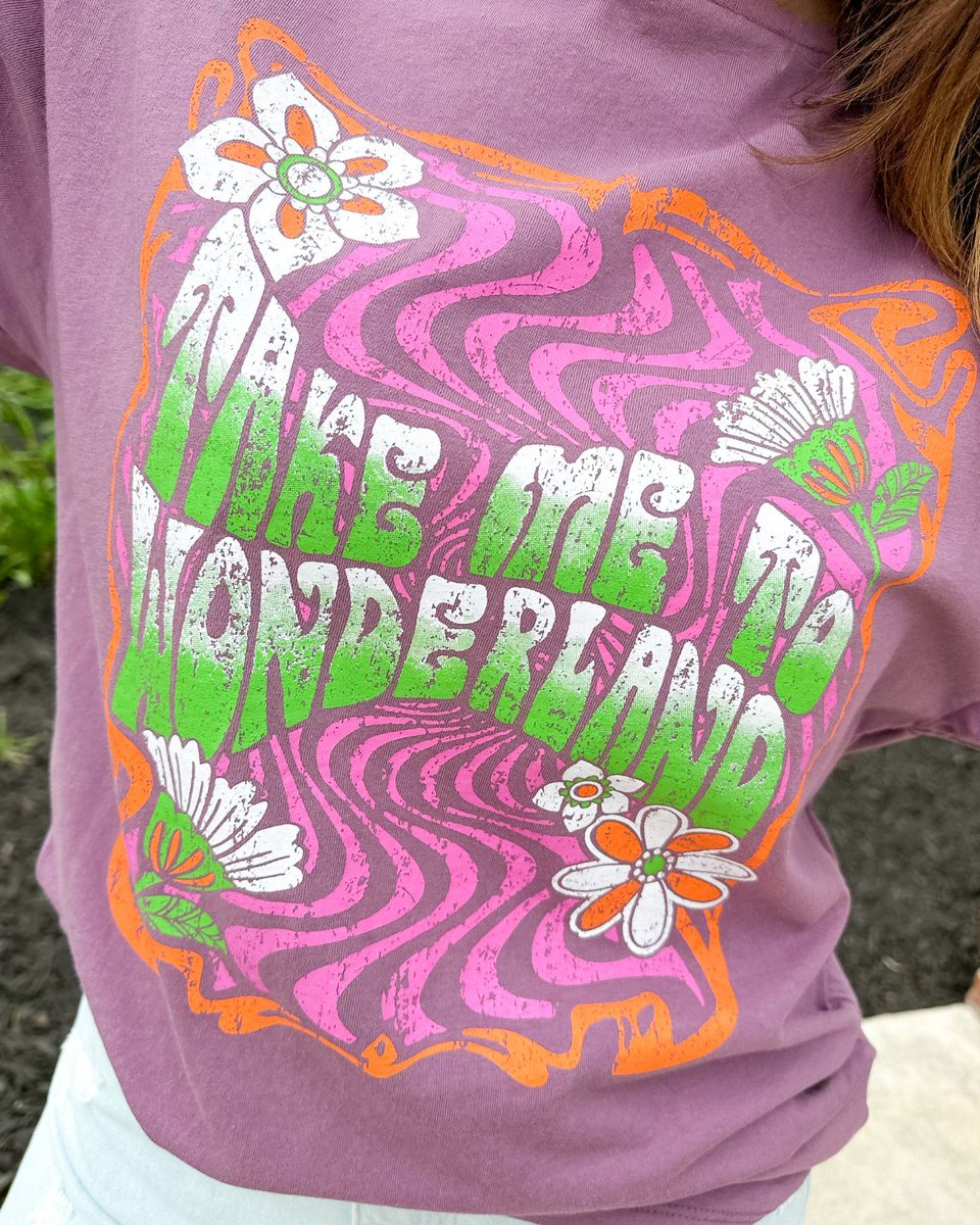 Grooovy baby 🌼🌀🍄✌🏼 We love this fun graphic tee for spring! The perfect t-shirt for nights at the fair or everyday wear! 

item featured:
🪬: 'Take Me to Wonderland' graphic Tee' 

#ootd #outfitoftheday #whatiwore #momlife #casualstyle #boutique #momstyle #nowtrending #sho