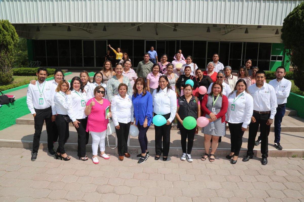 DIFEstatalSLP's tweet photo. Delegadas y delegados regionales del #DIFEstatalSLP, en conjunto con la Dirección de Desarrollo Comunitario y Asistencia Alimentaria; participaron en la capacitación “Nos ejercitamos en familia”, donde recibieron información sobre la sana alimentación y estilos de vida.🍏 https://t.co/ouXLTscKKq