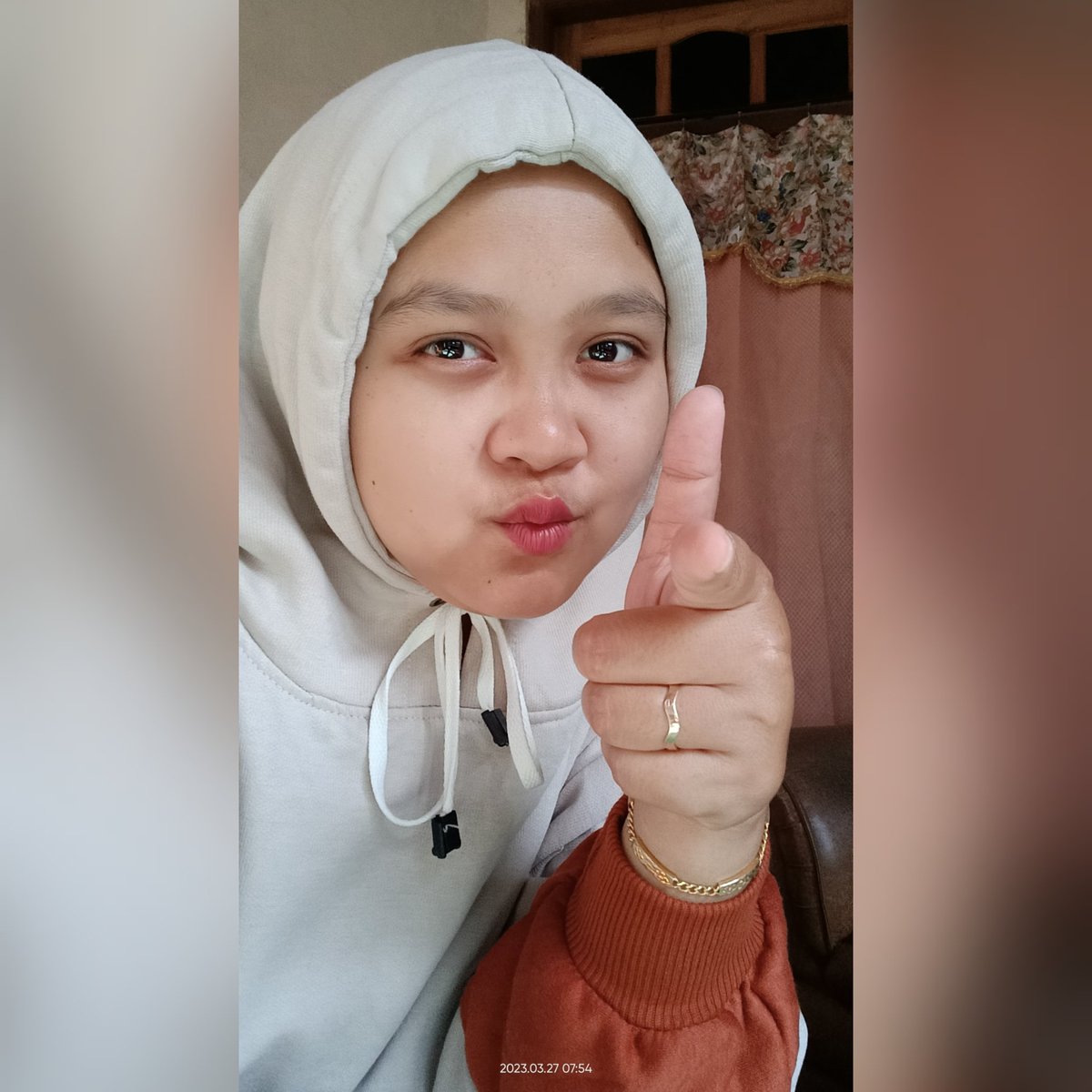 nafiahlailin's tweet photo. #FotoProfilBaru https://t.co/65PtrHbw0z