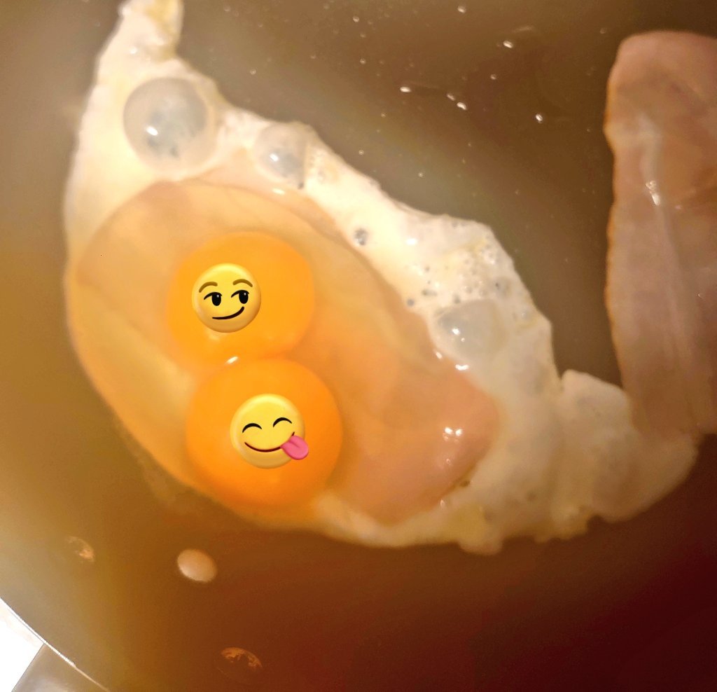 John45748358's tweet photo. おはようございます💐

双子ちゃん出てきました🥚
いい事あるかな?? https://t.co/7vmZXKGI9M