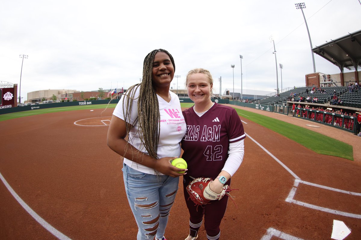 PLAY BALL 🗣️ Thank you @AggieSoftball for having Jada throw out the first pitch! Repping @we3tamu 🫶 #GigEm