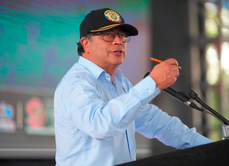 ManuelJVelez's tweet photo. Quién está de acuerdo que el presidente de Colombia Gustavo Petro está Dominado por el ELN.
@petrogustavo  🔄 https://t.co/gA6KyBnBm7
