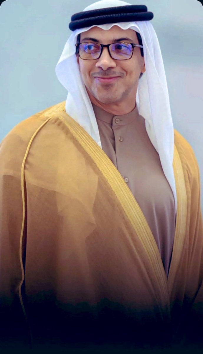 bujsem's tweet photo. هي المرة الاولى التي يعين نائب لرئيس الدولة من بعد رؤساء الوزراء الذين مروا على الدولة ! 

يستحق بو زايد هذا التكريم باستحداث هذا المنصب الذي يليق بمقامه .. 

الشيخ منصور هو الذي تولى جميع مبادرات الخير للشيخ زايد والشيخ خليفة رحمهم الله التي عمت الدنيا حتى وصلت اقصاها 

وهو من تولى ملف وظائف المواطنين منذ أكثر من ٢٥ عاماً 
وهو من تولى ملف اسكان المواطنين 
و هو من اشرف على كل هذا التطور الكبير في البنية التحتية 
وهو من قام بتجديد كلي لمنظومة القضاة في الدولة 

كل هذا وانا لم اذكر الا جزء بسيط من انجازاته ومساهماته للمواطنين 

الله يوفقك يا بوزايد و يرزقك الخير والبركة في كل شيء ♥️