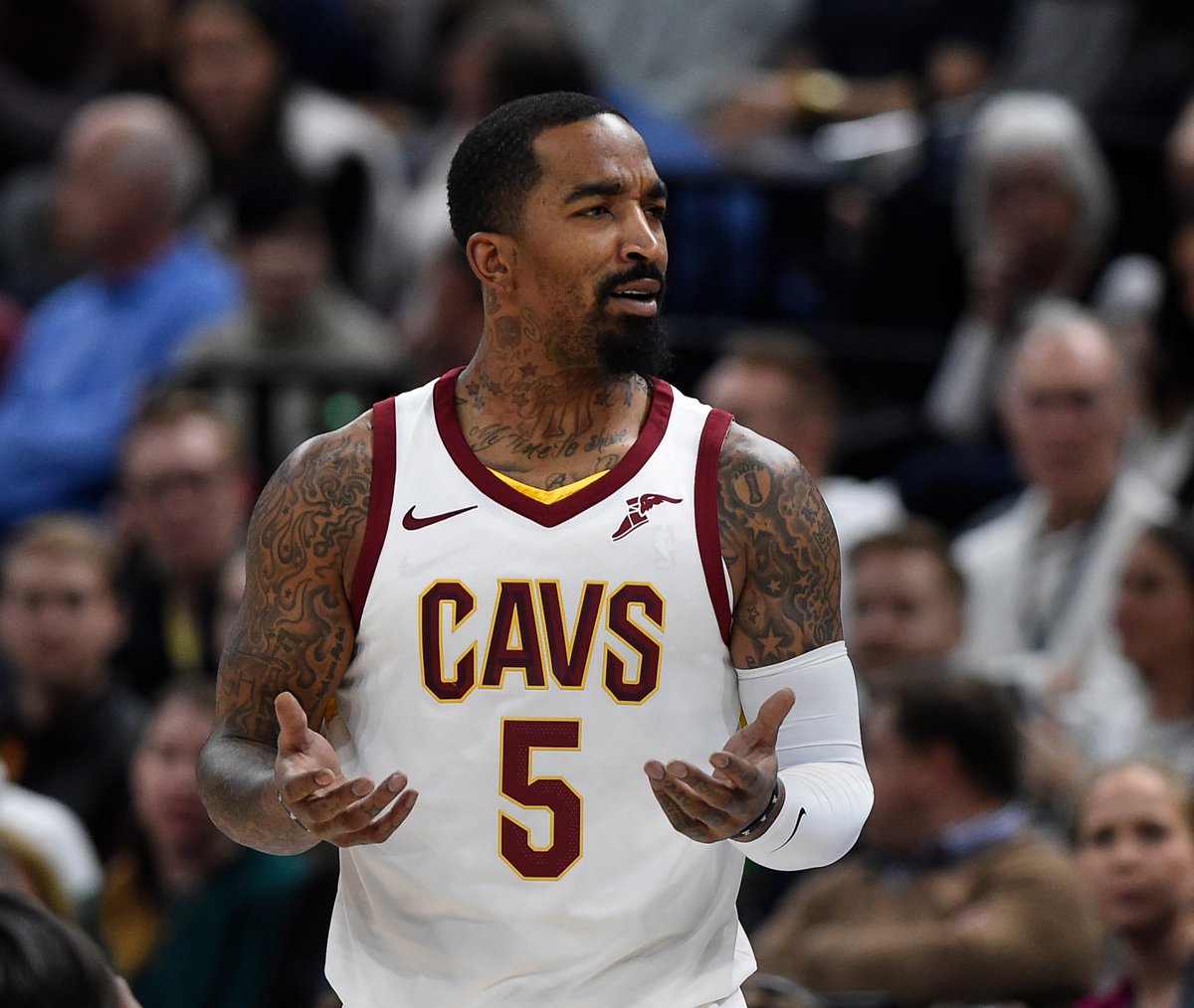 'Everybody was pretty much playing for second. ... What the hell are we supposed to do?' J.R. Smith on KD signing with the Warriors in 2016 👀 (via @hoopshype)