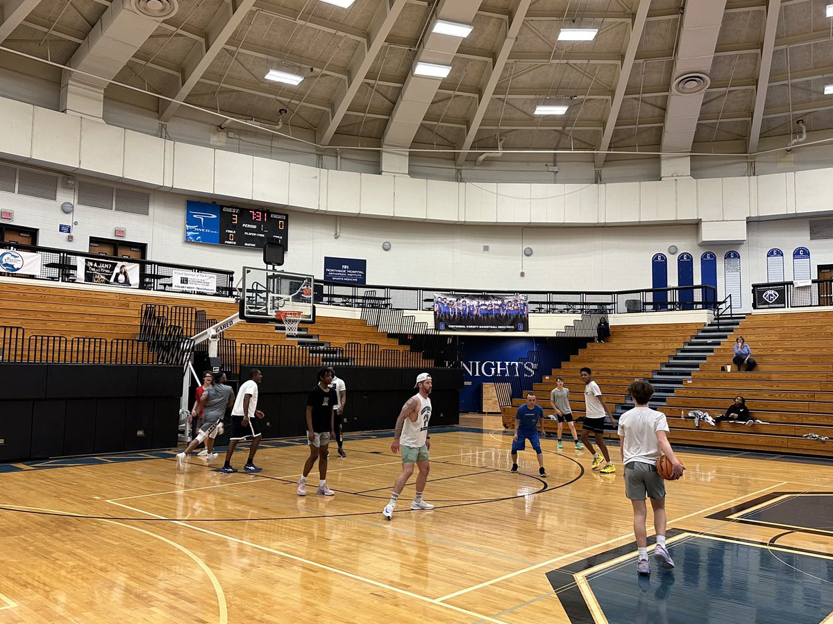 CHSKnightsBball's tweet photo. A solid 69-60 W for the coaching staff in the annual Coaches vs 8th Grade Team game. Coach Perk & @coach_cribbs in double figures. Barksdale w/ a career-low 7 3’s. @CoachKenDuncan with the double double (rebounds/assists). Coach Ant w/ the lockdown D. #AnotherOne #Undefeated https://t.co/sV9y4KKp1D