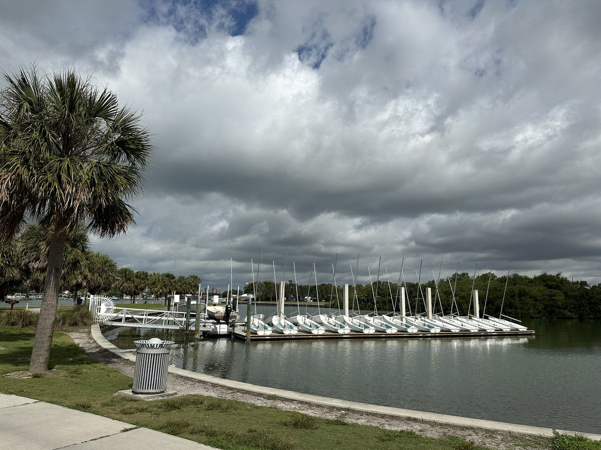 genkiaussie's tweet photo. Thank you @eckerdcollege for hosting #griffithuniversity today and showing me around your beautiful campus with @TEANabroad ! #studyinaustralia #studybrisbane #studygoldcoast https://t.co/tn77j2mbNY