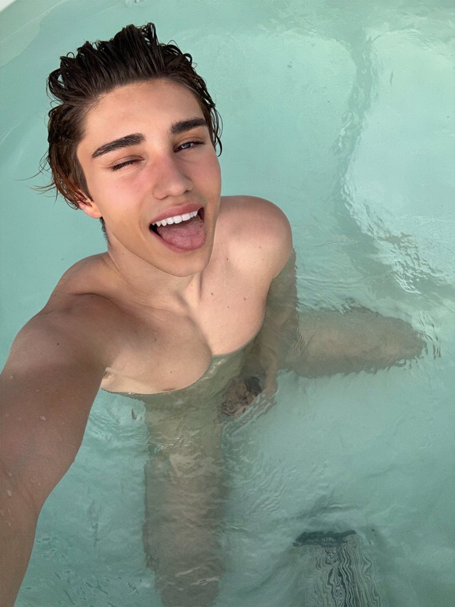 valsplace01's tweet photo. Rt= join the hot tub🍆🍑👀
https://t.co/q4EVUahRgH https://t.co/PFejHbOrjx