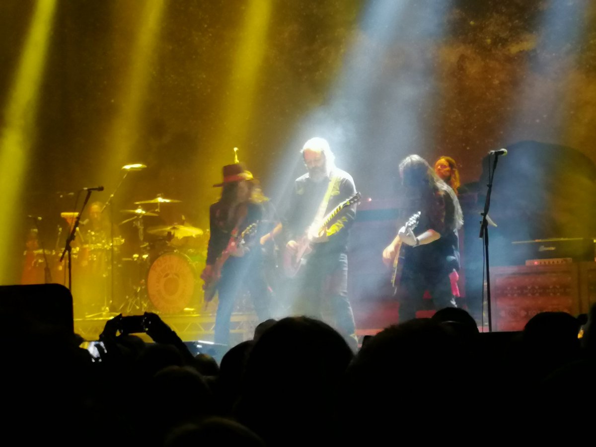 Cradgyboy's tweet photo. Blackberry Smoke were on 🔥 tonight at Telegraph Building Belfast. Absolutely Rockin' 🎶🎸 #BelfastRocks ☘️ https://t.co/xfhGjEpBV1